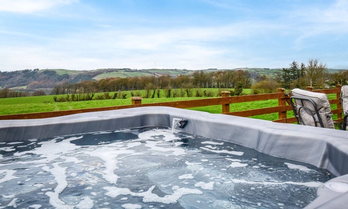 Aberystwyth House | Y Ddinas - Two Bedroom House, Sleeps 4