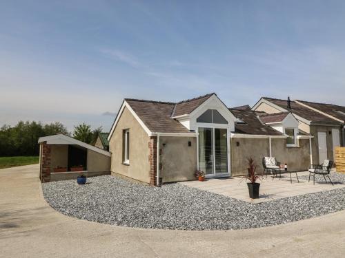 Dinas House | Y Felin