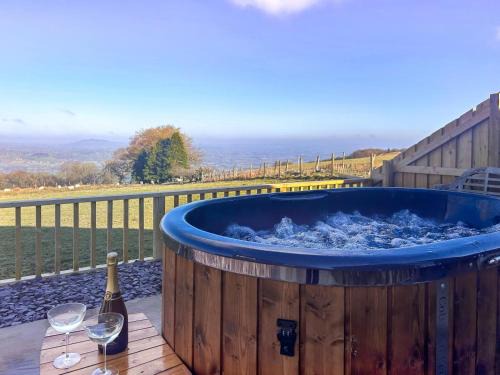 Llanvair Kilgeddin House | Y Golwg