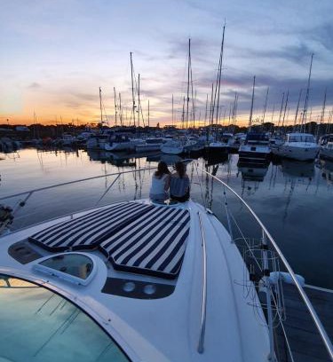 New Forest District Boat Rental | Y-Knot-Two Bedroom Luxury Motor Boat In Lymington