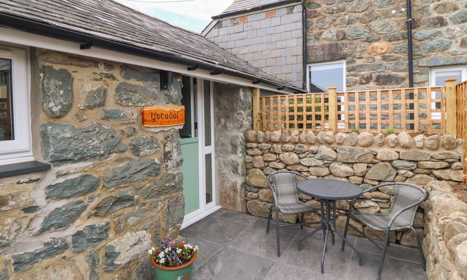 Dyffryn Ardudwy Cottage | Y Stabl