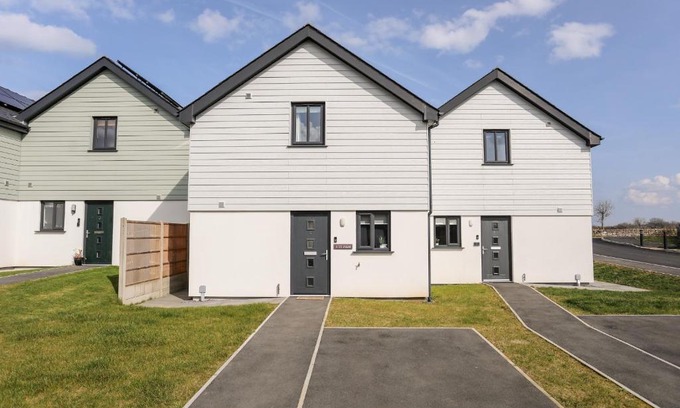 Brynteg House | Y Ty Pren