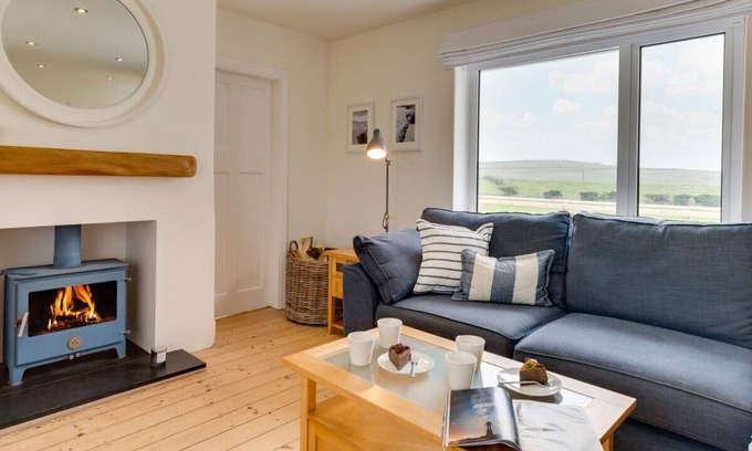 Llanengan House | Y Wenffrwd - Two Bedroom House, Sleeps 4