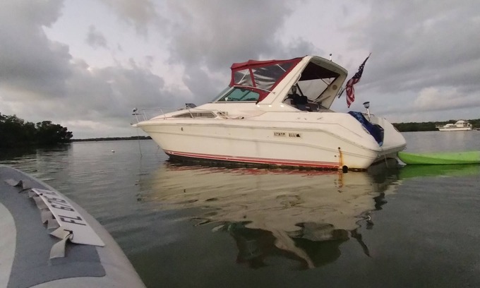 Key Largo Boat Rental | YACHT 33'~FREE KAYAK