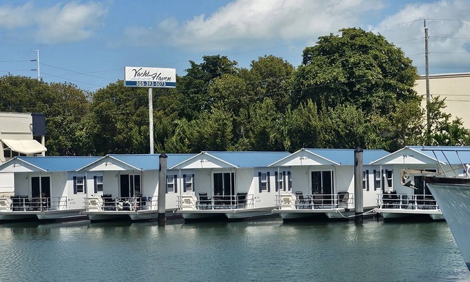 Marathon Boat Rental | Yacht Haven Marina