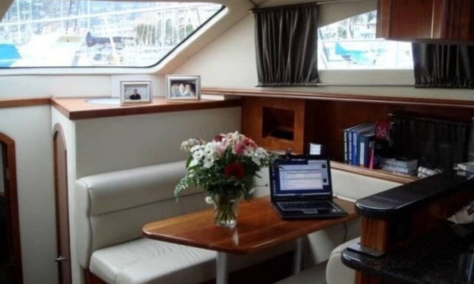 Grand Haven Boat Rental | Yachta Yachta Yachta on the wata island and cruise