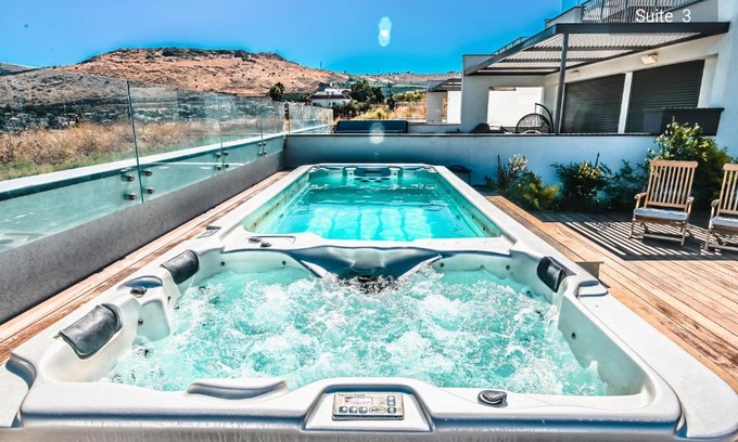 Migdal Apartment | YalaRent Magdala Resort- Luxury Suites with Pool or Jacuzzi with Sea View