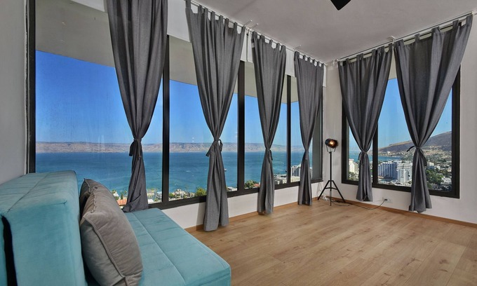 Tiberias Old City Apartment | YalaRent Migdalor Apartments with Sea Views