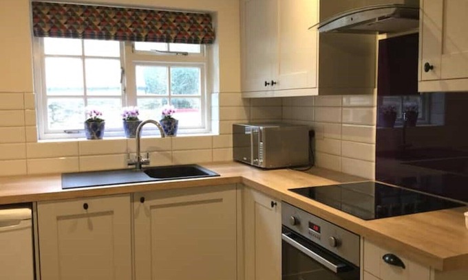 Sherborne Cottage | Yard House Cottage 1