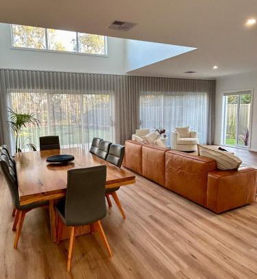 Yarrawonga House | Yarrawonga Golf & Lake Getaway