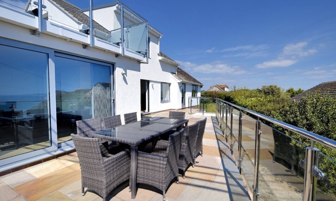 Charmouth Cottage | Yarrow