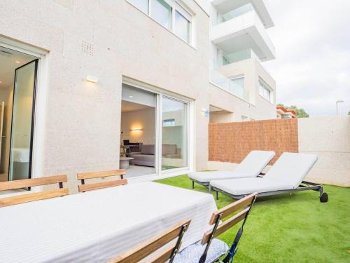 Oia Apartment | YBH Canido Beach II
