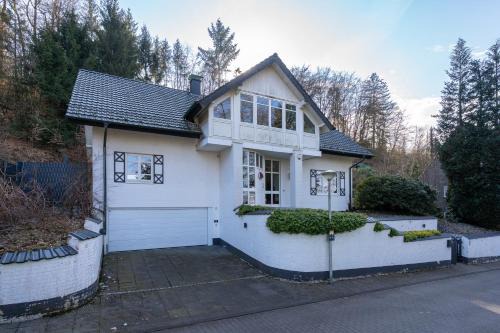 Oerlinghausen Villa | Ydillic Forest Villa - Terasse - WIFI - Ausblick