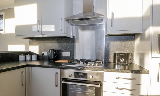 South Lakeland Leisure Village Cottage | Yealand 36