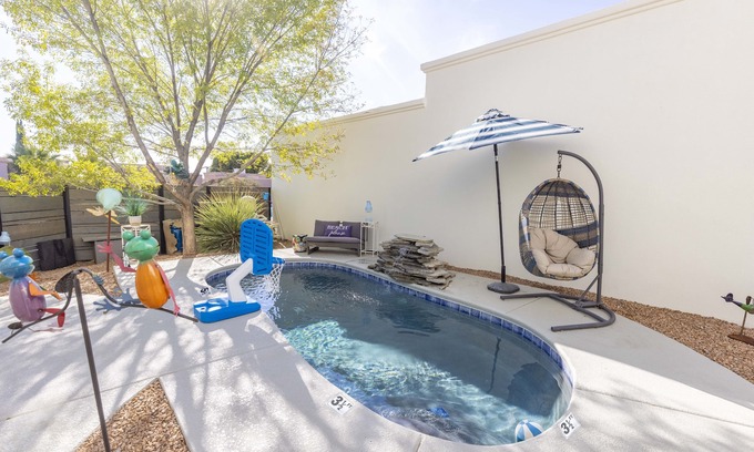 Las Cruces House | Year Round Heated Pool, Hot Tub, Pet Friendly