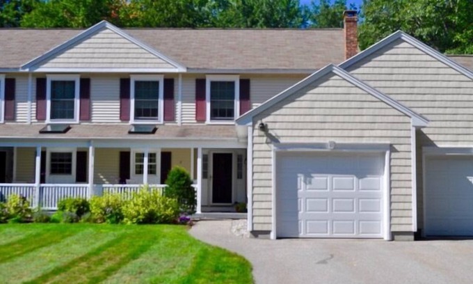 Kennebunk Condo | Year-Round Rental - UNFURNISHED
