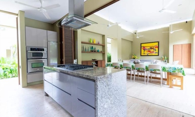 Anapoima House | Yeguas Y64 by Wynwood House