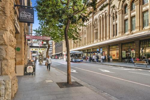 Sydney Central Business District Hotel | YEHS Hotel Sydney QVB