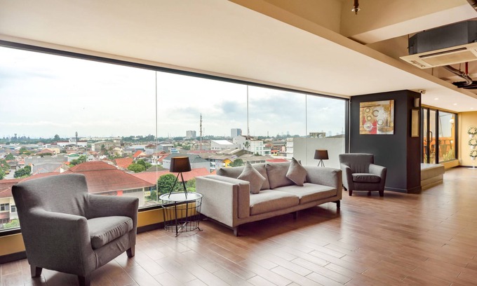 Tangerang Hotel | Yellow Bee Tangerang