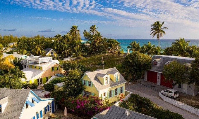 Hope Town Cottage | Yellow Bird Cottage in Hopetown Settlement