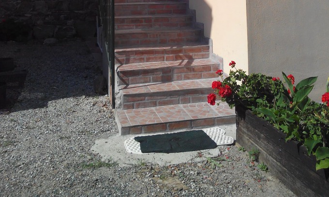 Casarza Ligure Apartment | Yellow House - 3 rooms overview - 4 guests