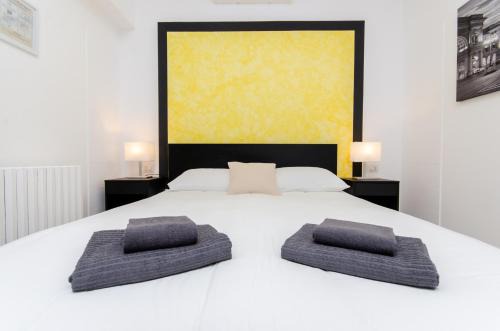 Varesine House | Yellow Room
