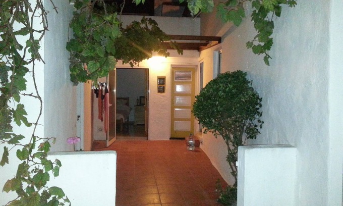 Famalicao Cottage | Yellow Rustic Cottage - close to Beach
