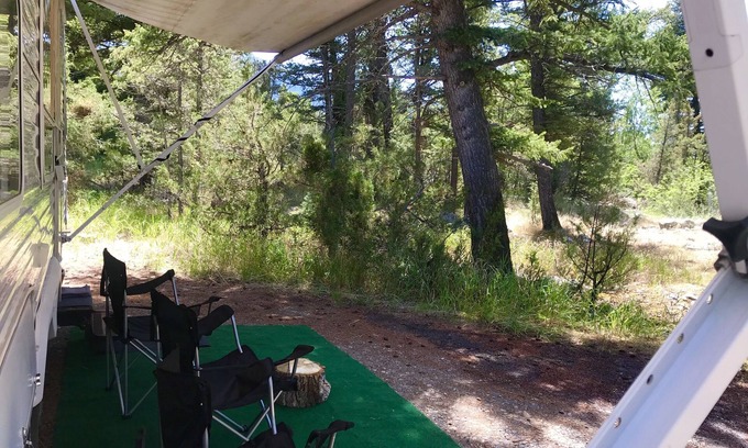 Livingston House | Yellowstone river, mountain streams. Yellowstone Park a 40 minute drive away