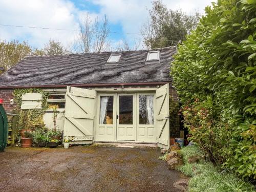 Ellastone House | Yelt Cottage
