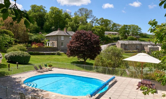 Totnes House | Yennadon Cottage