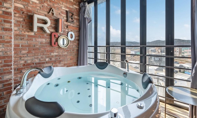 Suwon House | Yeongheungdo Boutiquepassecomposepension