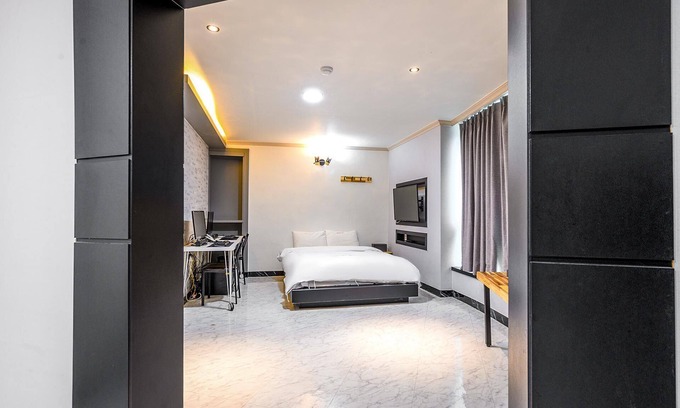 Hak-dong Hotel | Yeosu Hotel Encore