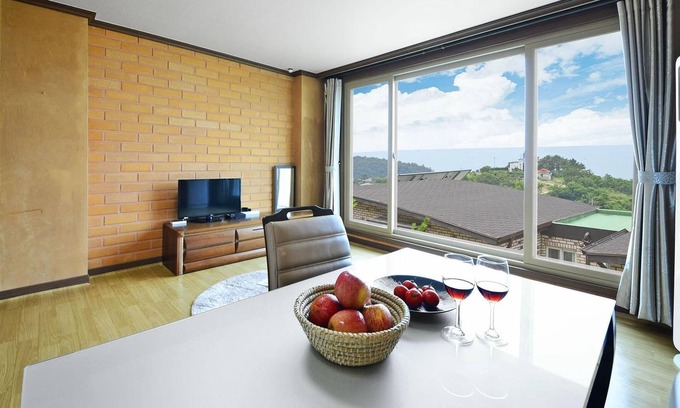Pokchon House | Yeosu Hwangto Pension