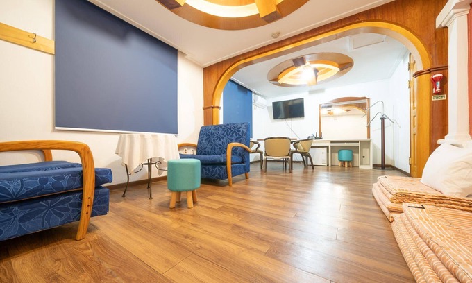 Yeosu Hotel | Yeosu Lee