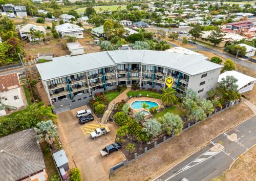 Yeppoon Apartment | Yeppoon CBD furnished apartment with pool!