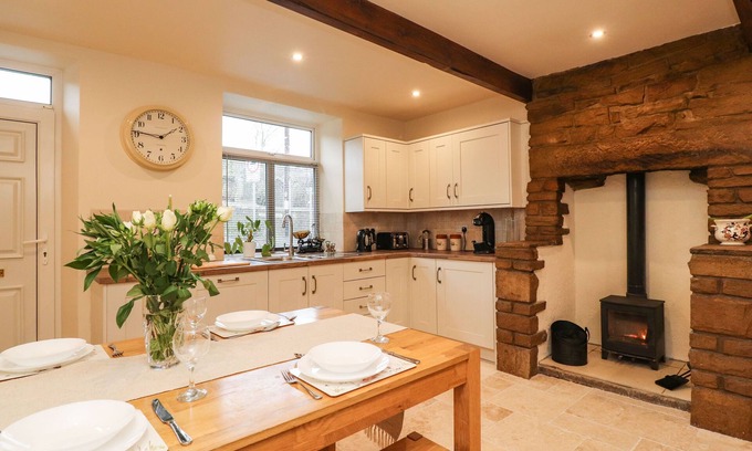 Laycock Cottage | Yippee Cottage