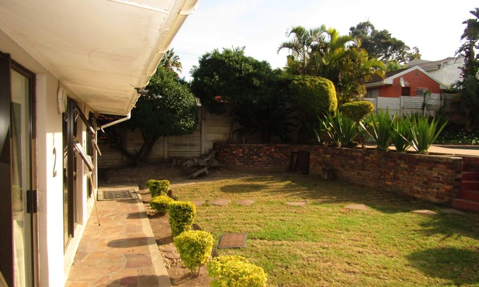 Amalinda Bed & Breakfast | Yolonwabo bed and breakfast
