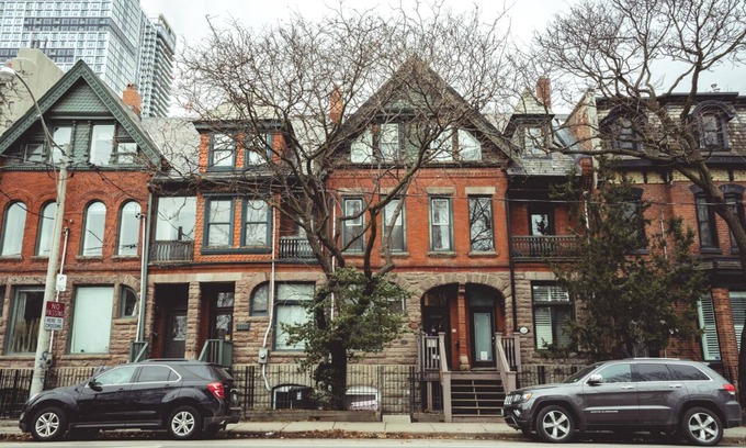 Garden District House | Yonge/Dundas park view