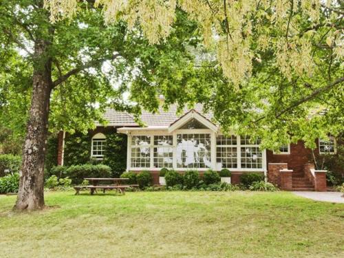 Burradoo House | York Cottage. A Country Retreat in Burradoo.