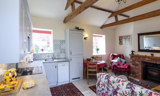Storwood Cottage | YORK, THORGANBY FARM COTTAGES,YORK/SELF CATERING ,FAMILY & PET FRIENDLY.PARKING