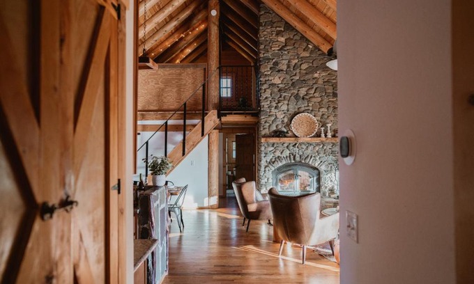 Mariposa Ski Chalet | Yosemite Charm by Casa Oso with spa and breathtaking views