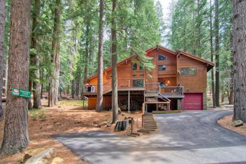 Yosemite West House | Yosemite Crossroads