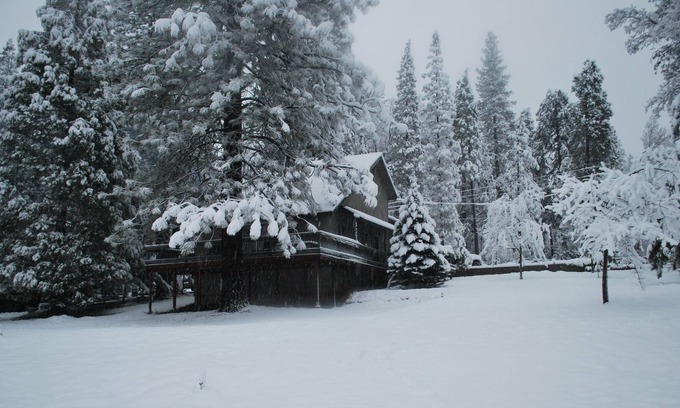 Mariposa House | Yosemite’s Hitescove Hideaway!
