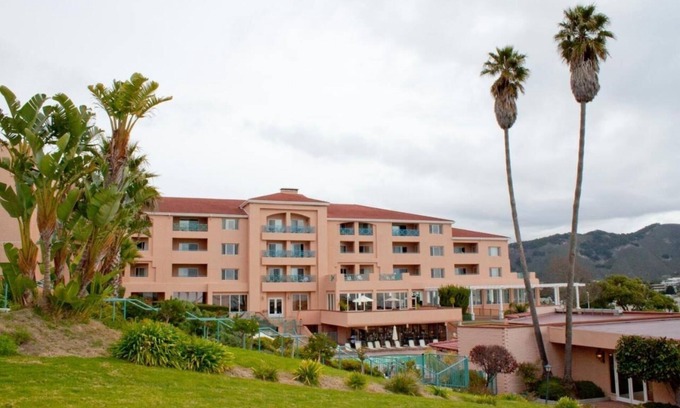 Avila Beach Hotel | You Found It! 3 Spacious Units w/Full Kitchen, Free Parking, Onsite Pool