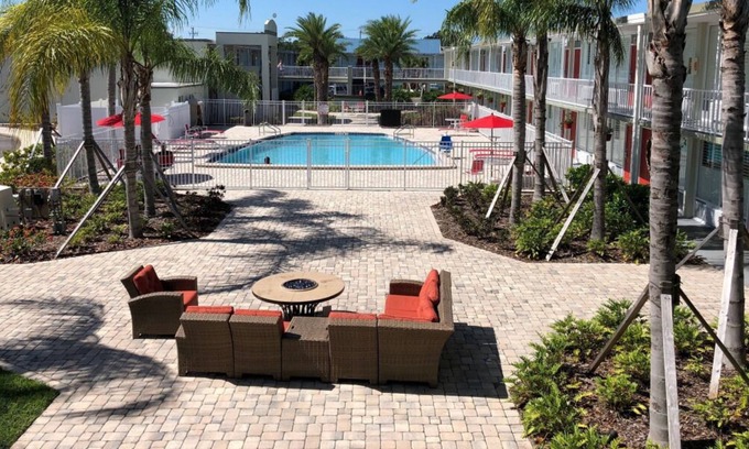 June Park House | You Found It! Free Breakfast, Free Parking, Pool