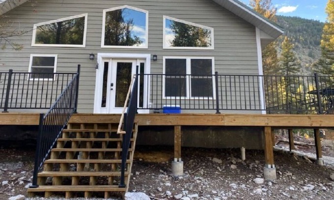 Buena Vista House | YOU FOUND IT! THE OUTHOUSE INN! in the Historic Alpine Townsite!