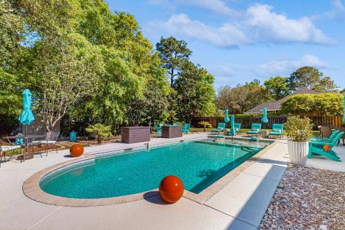 Navarre House | You Will Navarre Wanna Leave