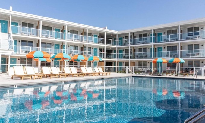 Cape May Hotel | Your Beachside Oasis: Kitchenette, Swimming Pool and Beach Perks