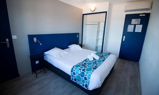 Six-Fours-les-Plages Hotel | Your Dream Getaway in Six Fours Les Plages! Pet-friendly Property!