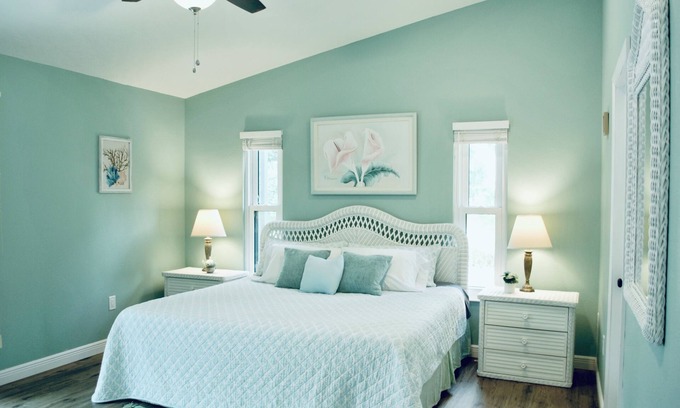 Venice Groves House | Your Dream Dual-Zone Gateway with Private Pool
